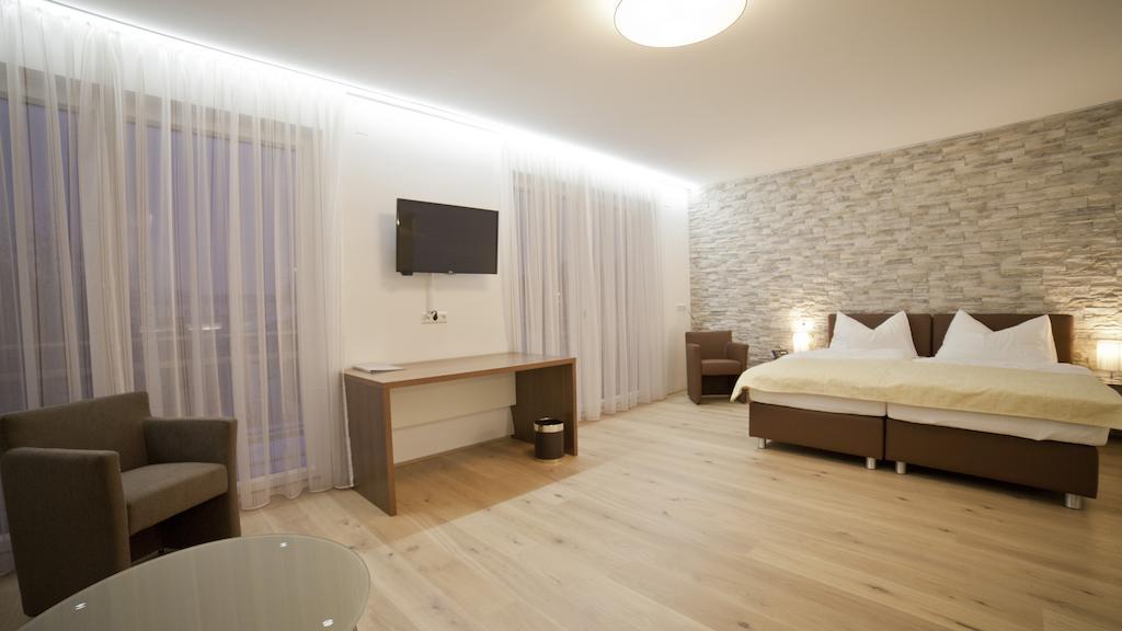 Hotel Wallern Garni Wallern an der Trattnach Værelse billede